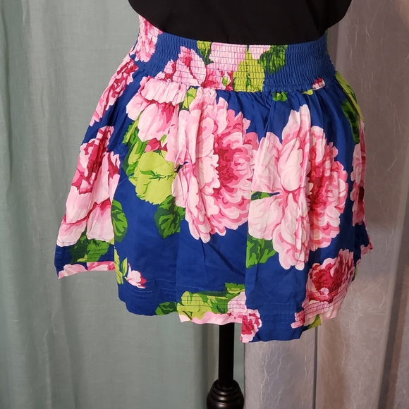 Spring Flare Floral Mini Skirt - Picture 2 of 6